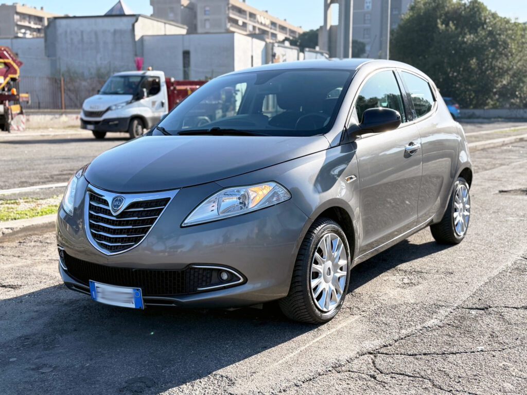 ROCKET MOTORS - LANCIA YPSILON 1.2 BENZ 69CV E6 NEOPAT 2014 GRIGIA1